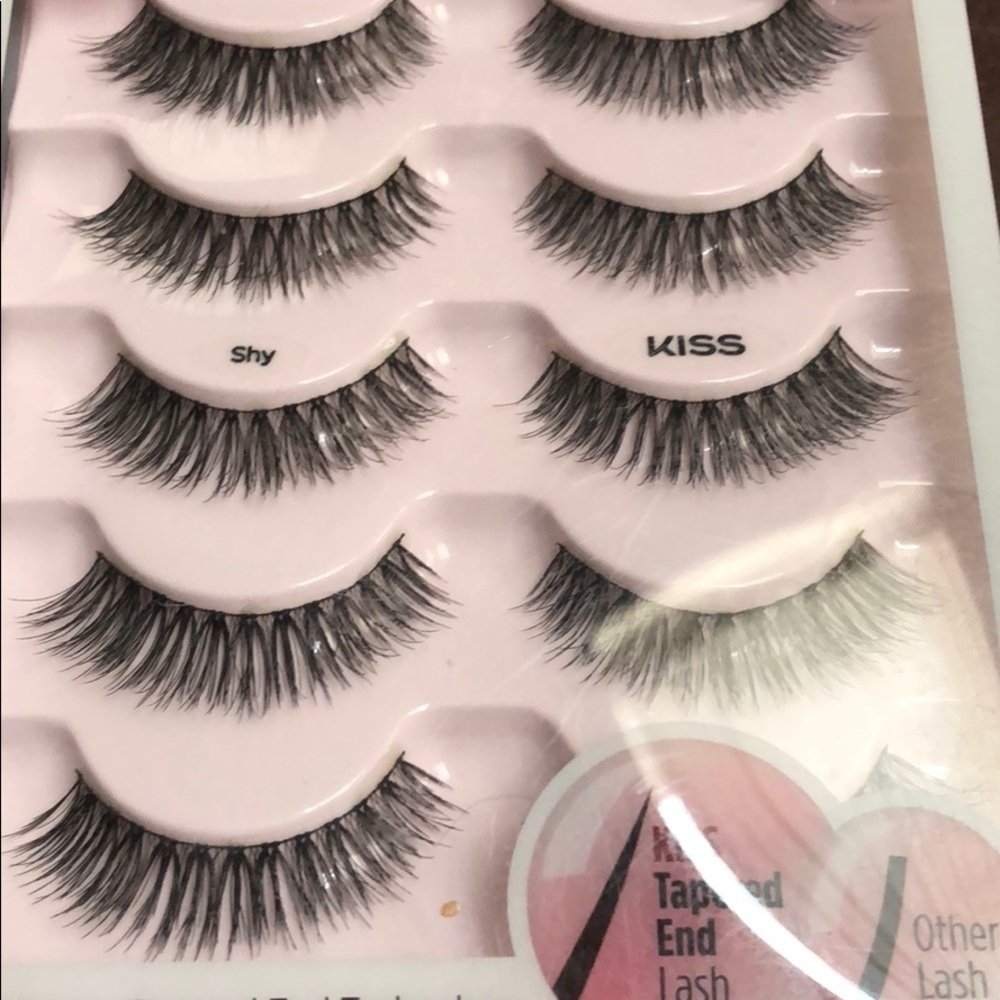 Lashes - Picture 2 of 3